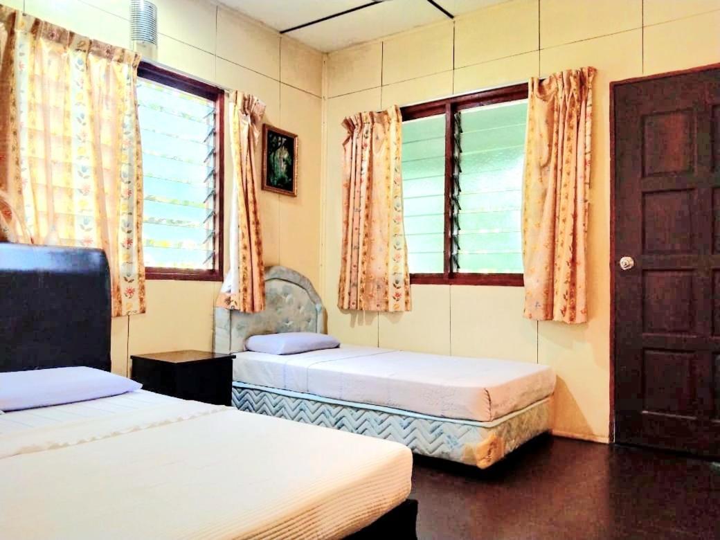 Sukau Backpackers B&B ภายนอก รูปภาพ