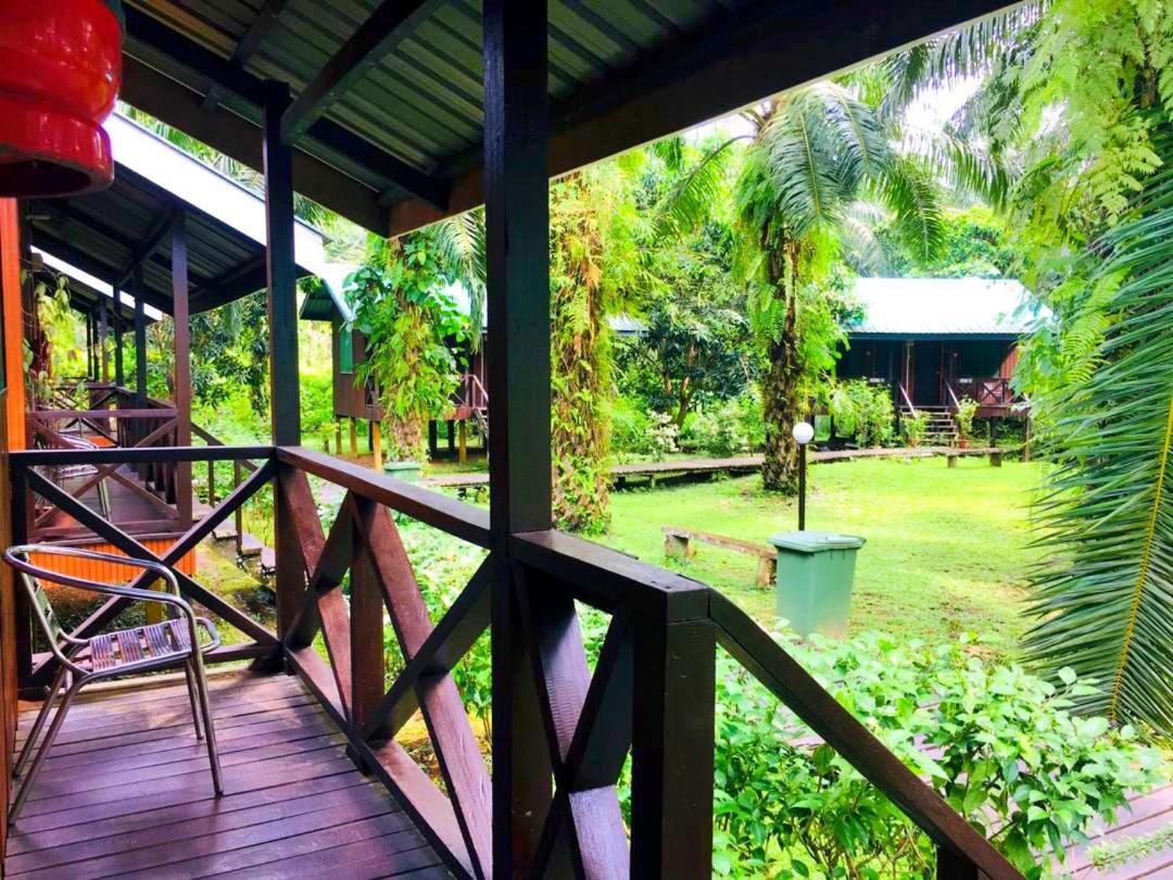 Sukau Backpackers B&B ภายนอก รูปภาพ